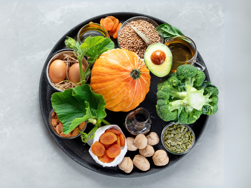 alimentação balanceada tem grande impacto na saúde e para deixar o cabelo com brilho