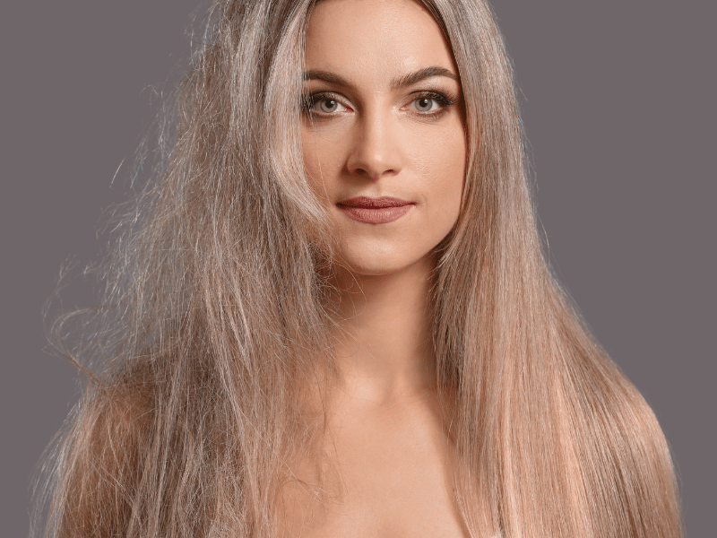 Por que o cabelo sofre danos com químicas?